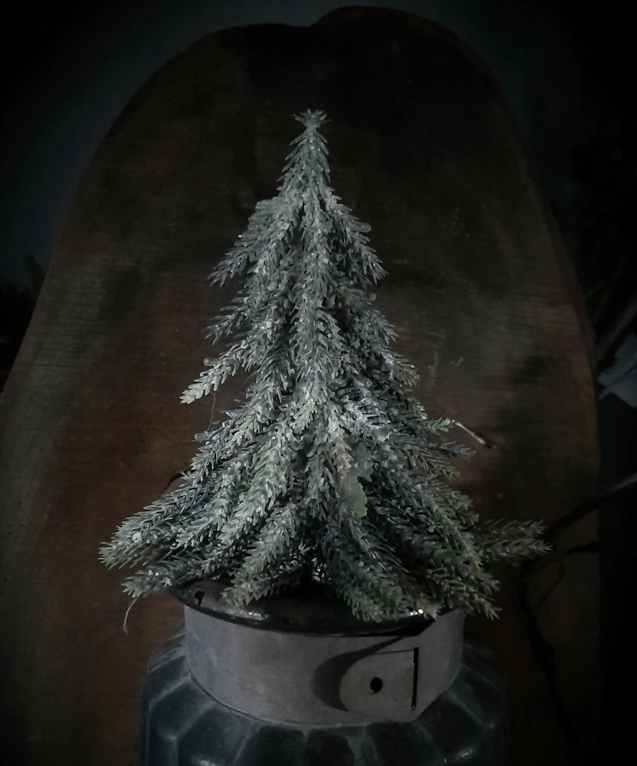 Kerstboompje in stenen potje 22 cm