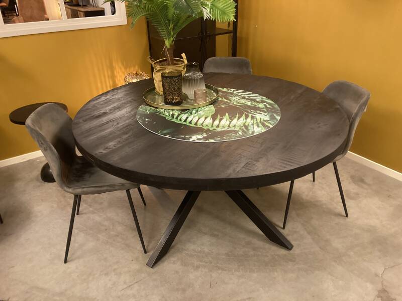 Milaan Mango zwart ronde eettafel met spinpoot recht — 130cm
