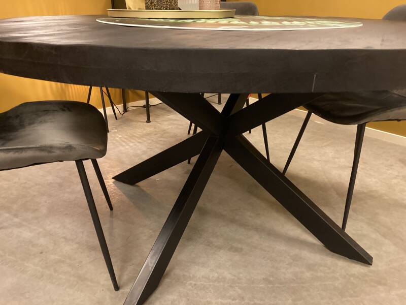 Milaan Mango zwart ronde eettafel met spinpoot recht — 130cm