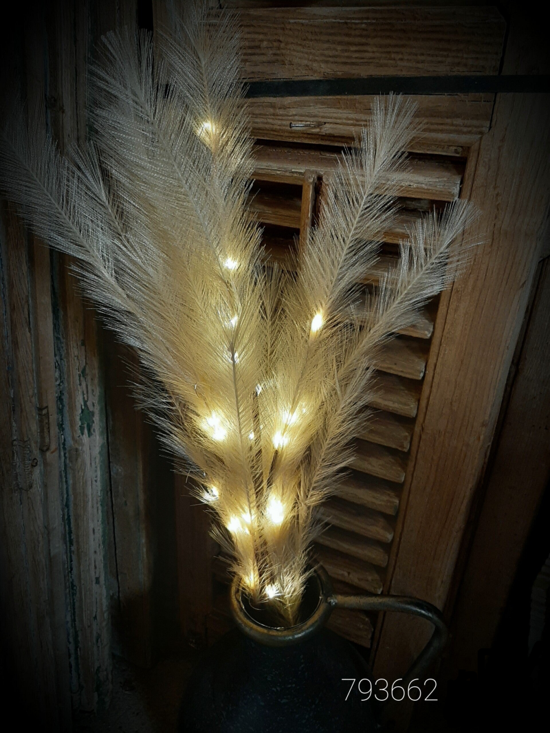 Creme pluimen met ledlicht per tak